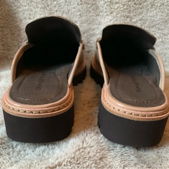 NIB Donald Pliner Hillie Lug Sole Loafer in Tan Mushroom Crinkle Patent 8 - Picture 9 of 10